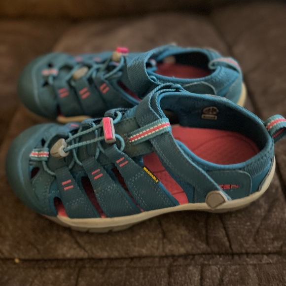 Teal and Pink Keen Sandals size 3 EU 35 -Girls - Picture 1 of 5